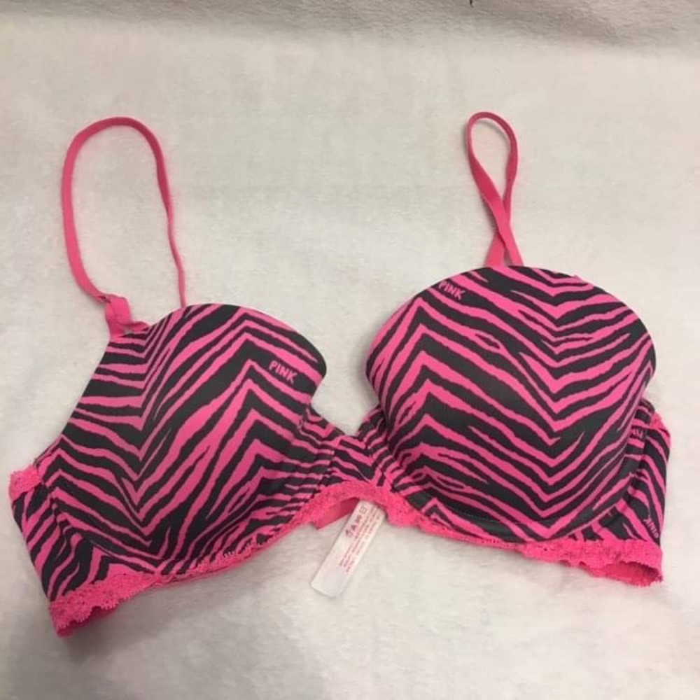 NWT Victoria secret bra 34C‎